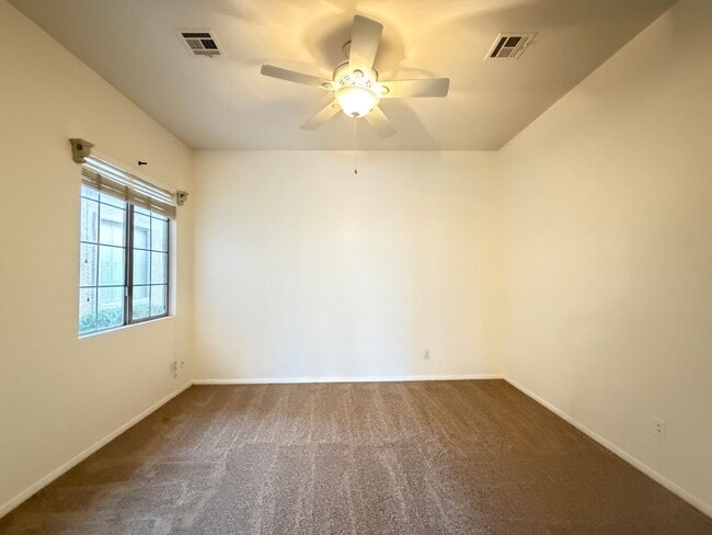 Foto del edificio - 10689 Arundel Ave