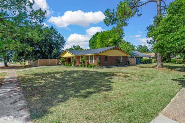 Building Photo - Check Out this 3 Bed 1.5 in Shreveport!