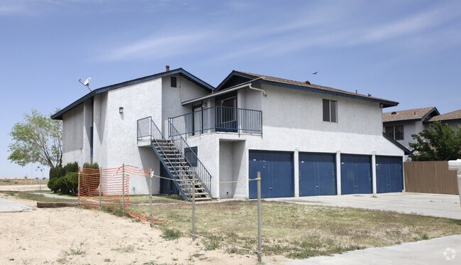 Foto del edificio - 18117 Poinciana Rd