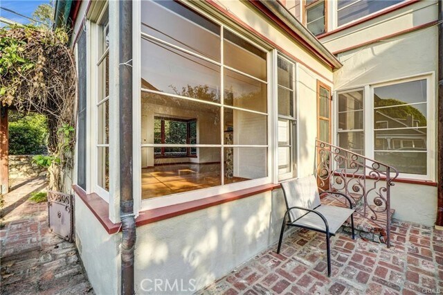 Building Photo - 2007 Glenneyre St