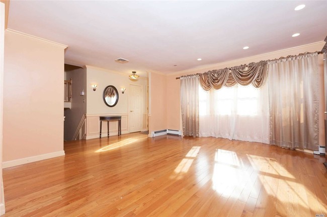 Foto del edificio - 780 Plainview Rd