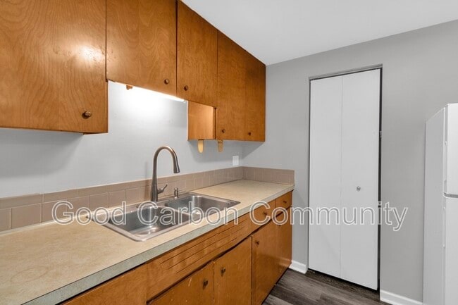 Foto del edificio - 5451 Creekside Ct