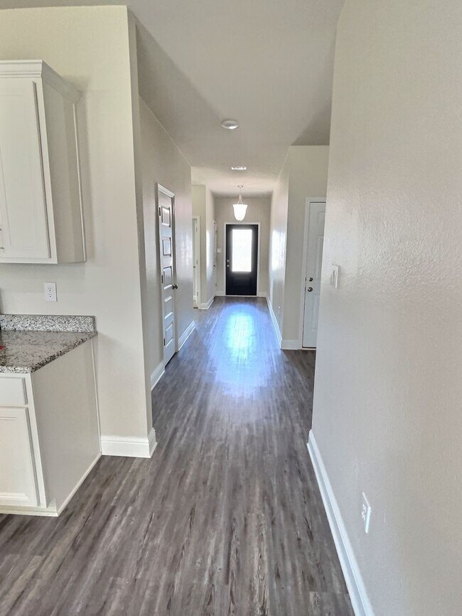 Building Photo - Beautiful 4-Bedroom, 2-Bath Home in Ocean ...