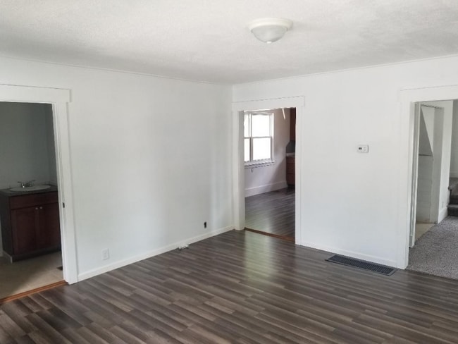 Building Photo - 537 S Toledo St