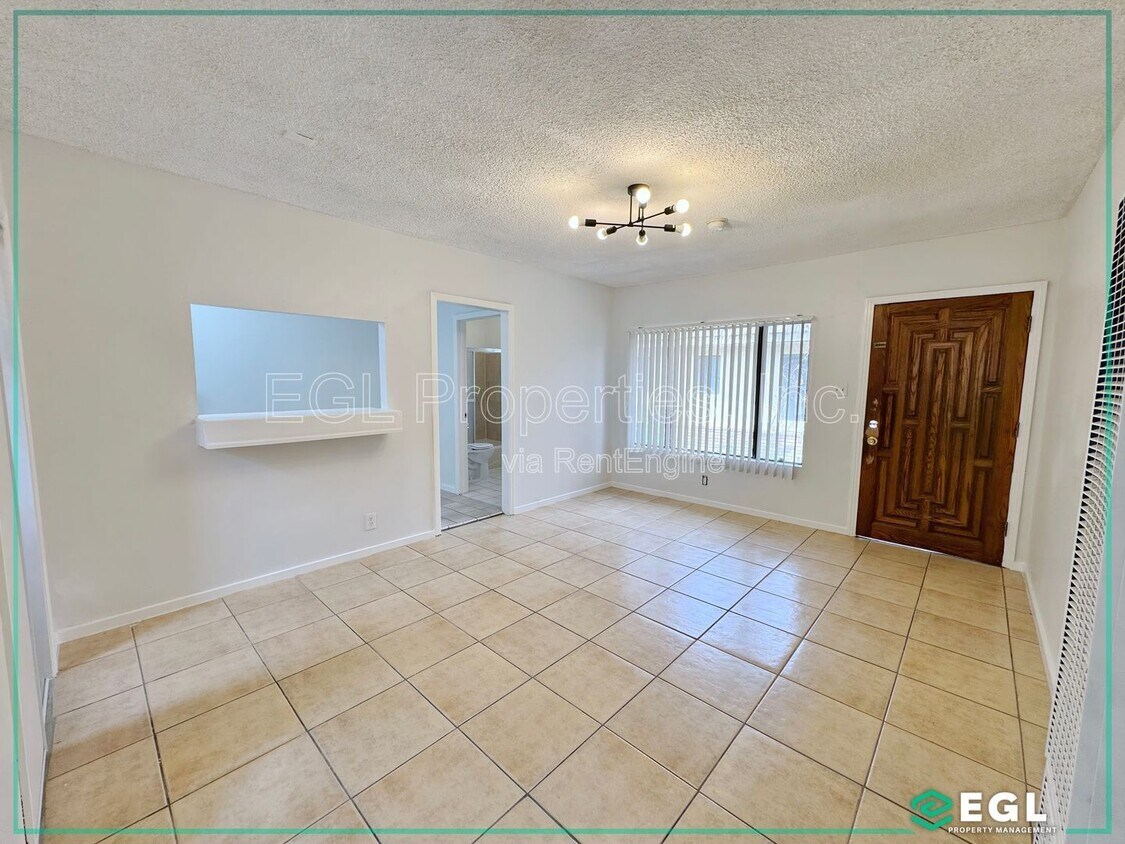 Foto principal - 2826 12th Ave