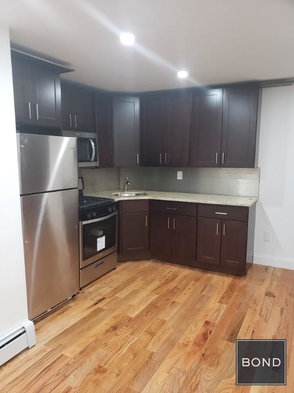 Building Photo - The BEST 4 Bedroom in Richmond Hill!
