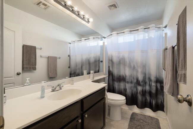 Foto del edificio - 7646 E Covina St