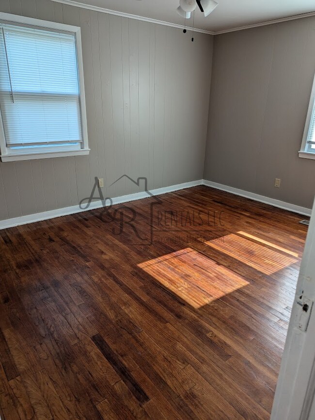 Building Photo - 426 Fieldcrest Dr