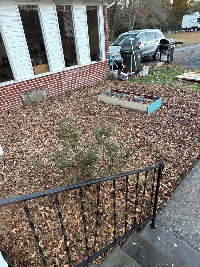 Building Photo - 100 Brenda Dr