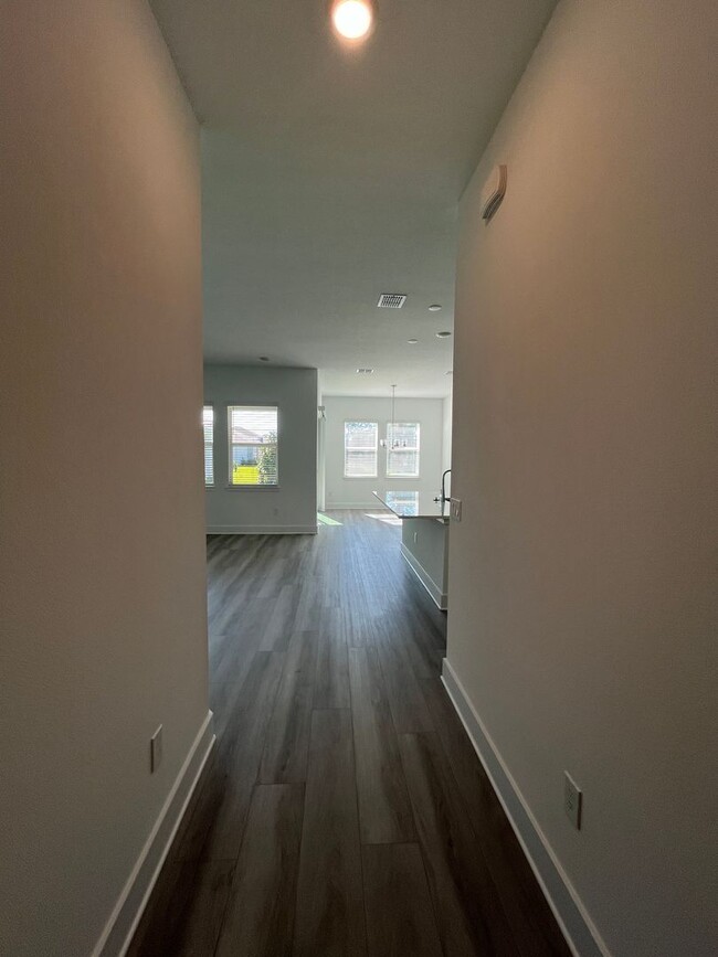 Building Photo - Brand NEW 4 bedroom 3 full bath home with ...