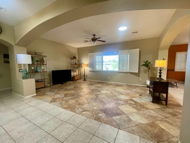 Building Photo - 11064 S Camino San Clemente