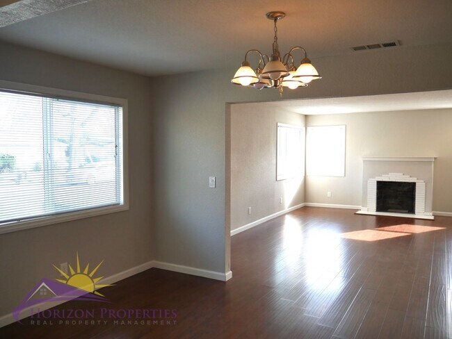 Foto del edificio - Remodeled 3 Bed 2 Bath 1,473 sqft home in Colonial Heights