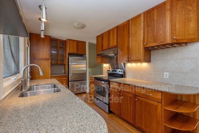 Building Photo - 4481 Hamilton Ct