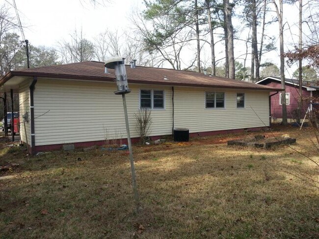 Building Photo - 205 Marigold Road