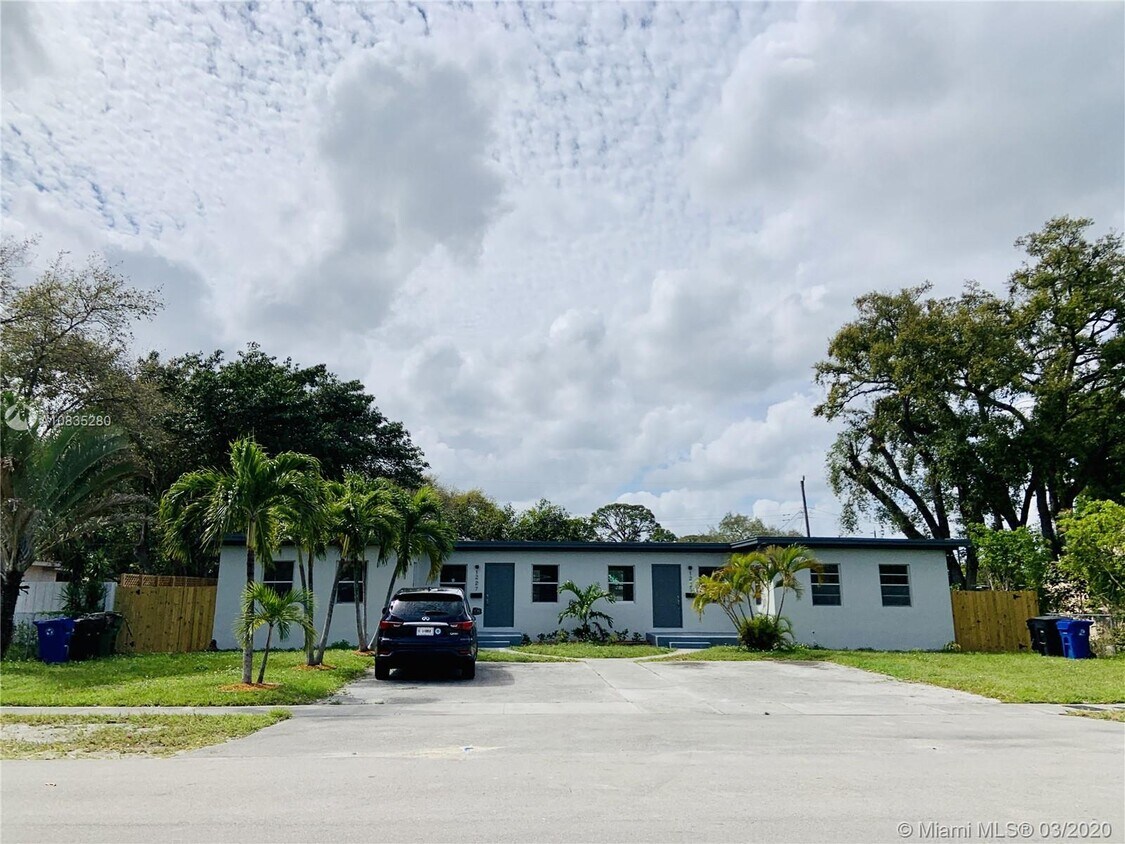 Foto principal - 1225 SW 23rd Ave