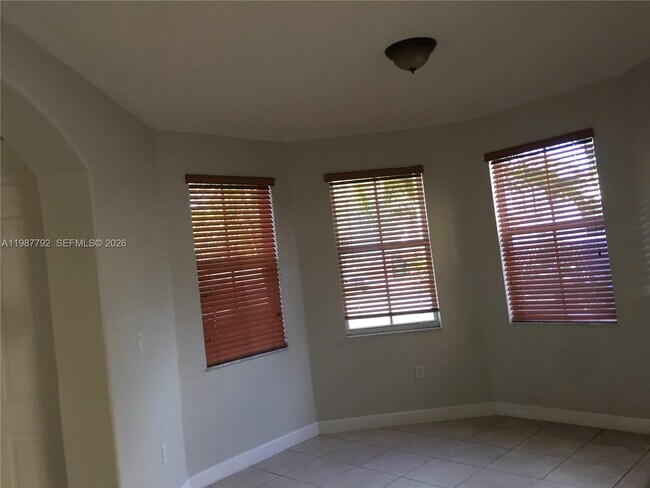 Foto del edificio - 14512 SW 10th St