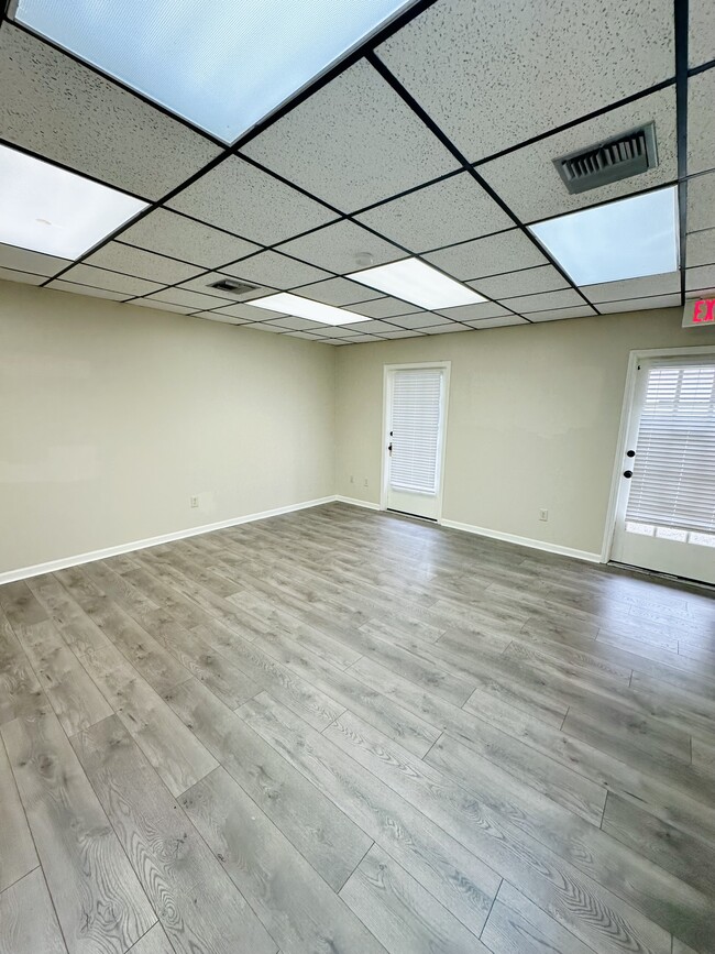 Building Photo - 212 Exchange Pl