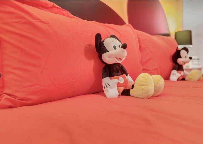 Foto del edificio - 4561 Yellowgold Rd E