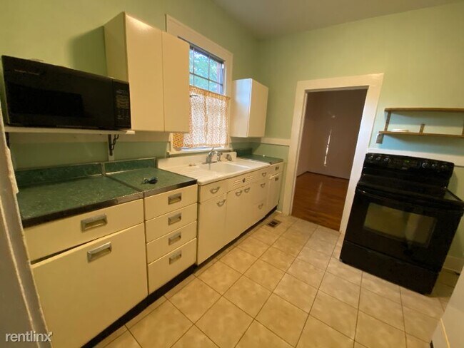 Building Photo - 2 br, 1 bath House - 404 N Van Buren St
