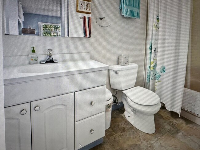Bath #2 - 5425 Country Ln