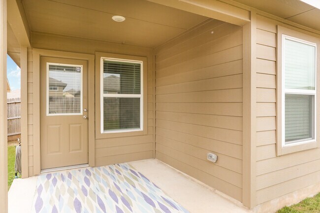 Covered patio - 9715 Bratten Rise