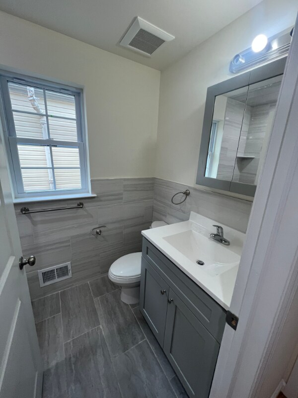 Building Photo - 162 Fairmount