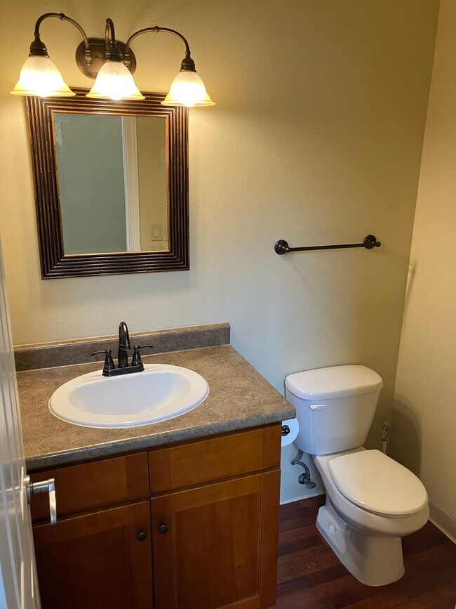 Foto del edificio - *Half-Off 1st Month's Rent!* Well-Kept Three Bedroom Home in West Salem