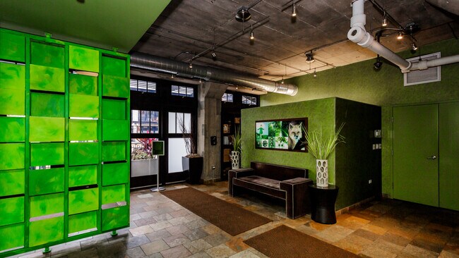 Foto del edificio - 1110 W 15th St