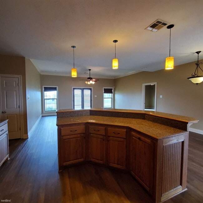 Building Photo - 3 br, 2 bath House - 6045 Ava Lane