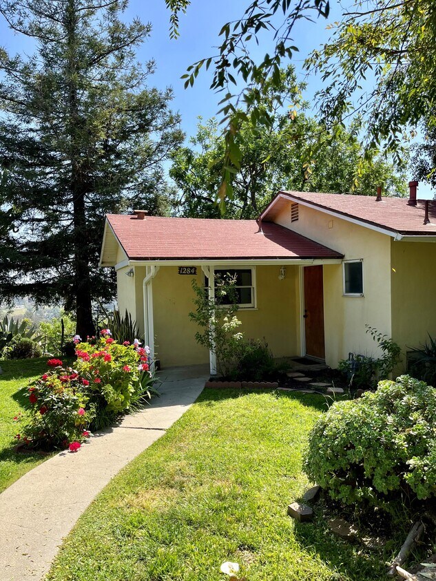 Foto principal - 1284 Montecito Dr