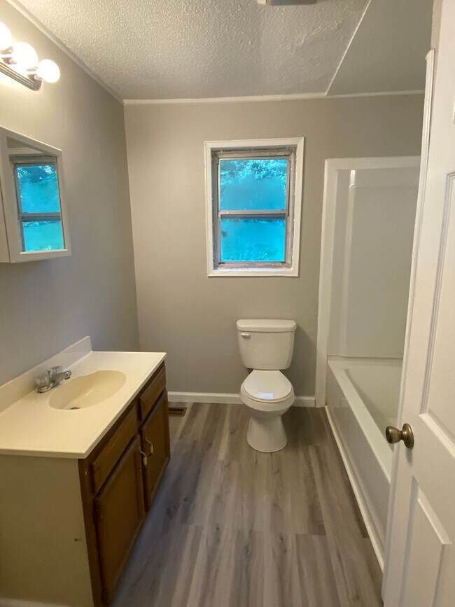 Foto del edificio - 3 Bedroom 1 Bathroom House