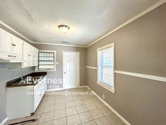 Photo - 1507 Wilson St Apartment