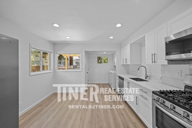 Building Photo - 7878 Orange Ave