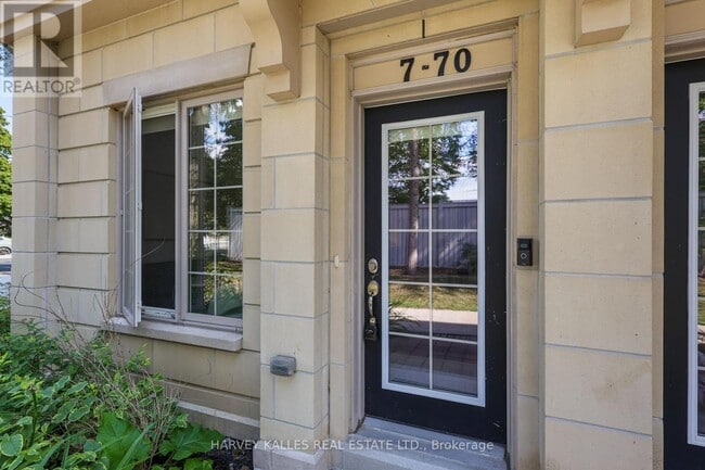 Building Photo - 70 Hargrave Ln