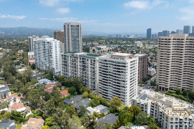 Regency Wilshire Condominiums