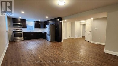 Building Photo - 300 Cundles Rd W