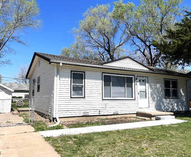 Building Photo - 2216 W Crawford St