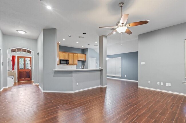 Building Photo - 8326 Pinewood Canyon Ln