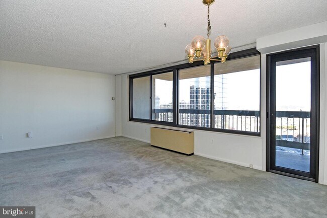 Building Photo - 3701 S George Mason Dr