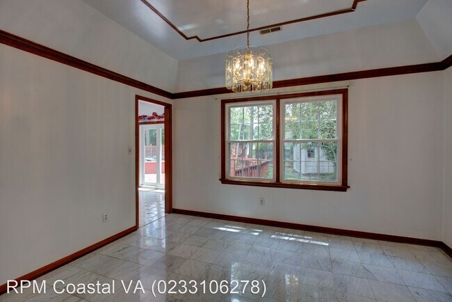 Building Photo - 4 br, 2.5 bath House - 884 Melrose Terrace