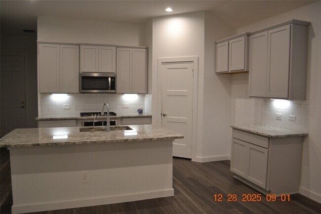 Foto del edificio - 1613 Sunbend Ln