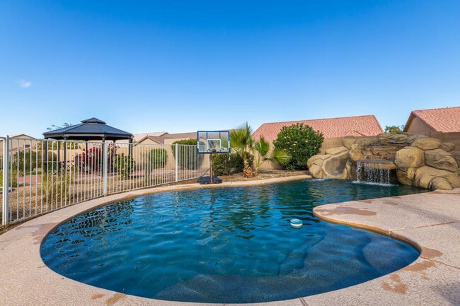 Building Photo - 1591 E Palo Verde Dr