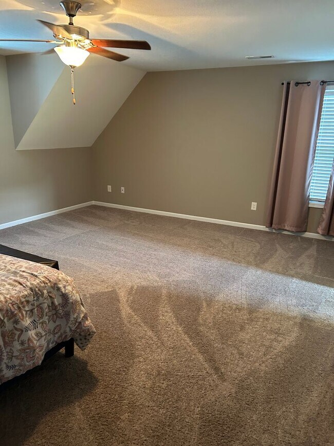 Foto del edificio - Knoxville 37924- 3 bedroom 2.5 bath - call...