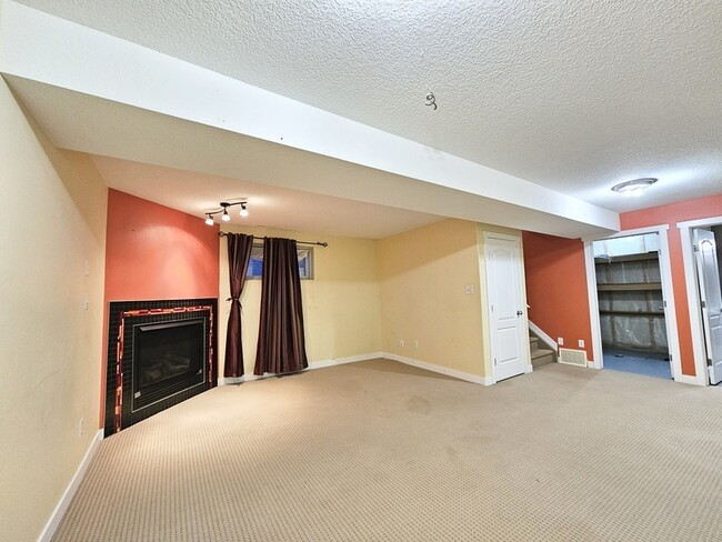 Building Photo - 1383 Rutherford Rd SW