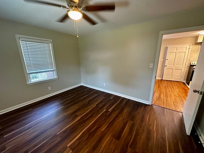 Building Photo - 1326 Barret Ave