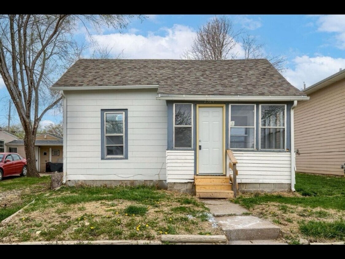Primary Photo - 3 Bedroom Single Family Home in Council Bl...