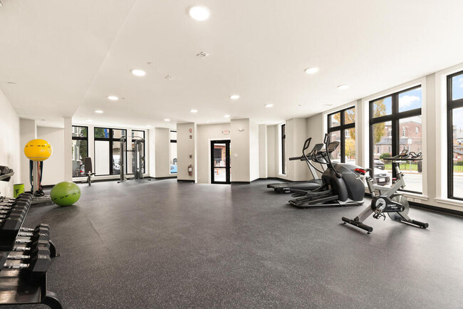 Gimnasio - 1700 Dorchester Ave