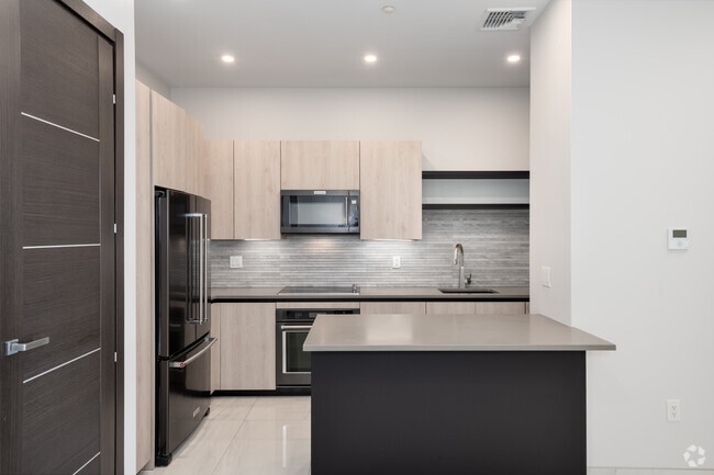 1BR, 1BA - 988SF - Kitchen - 229 Waterman St Apartments