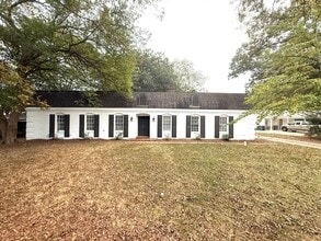 Building Photo - 1809 Vaughn Ln