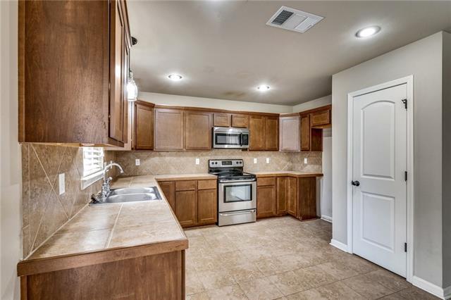 Foto del edificio - 42169 Broad Walk Ave